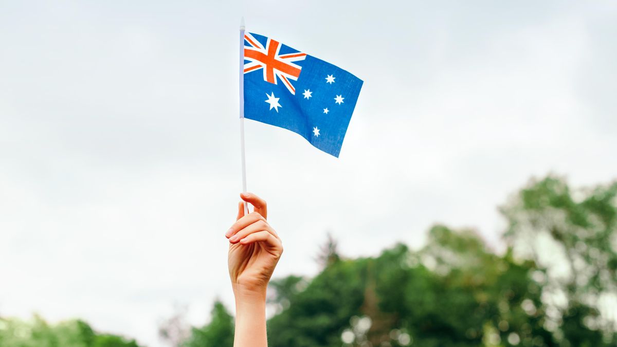 „Den smutku.“ Tisíce Australanů protestují proti státnímu svátku